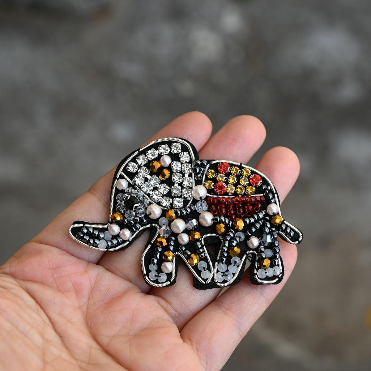 DIY 5pc/lot Handmade Sewing Flower Rhinestone Patches Beaded Embroidery Heart Patches for Clothes Applique parches Crafts Badges
