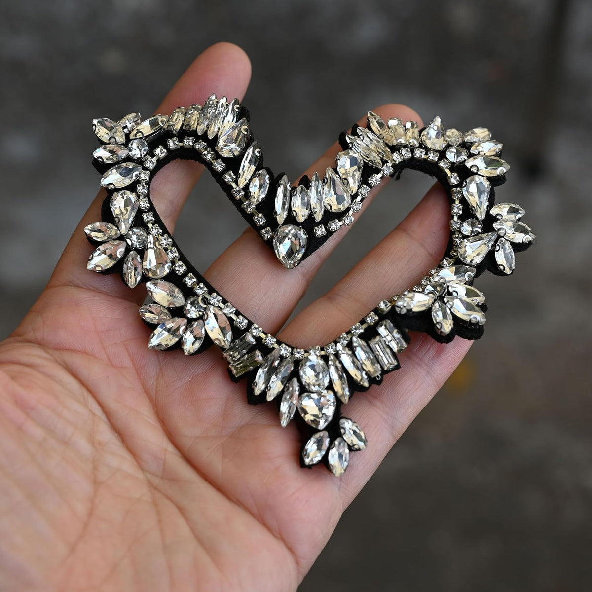 DIY 5pc/lot Handmade Sewing Flower Rhinestone Patches Beaded Embroidery Heart Patches for Clothes Applique parches Crafts Badges