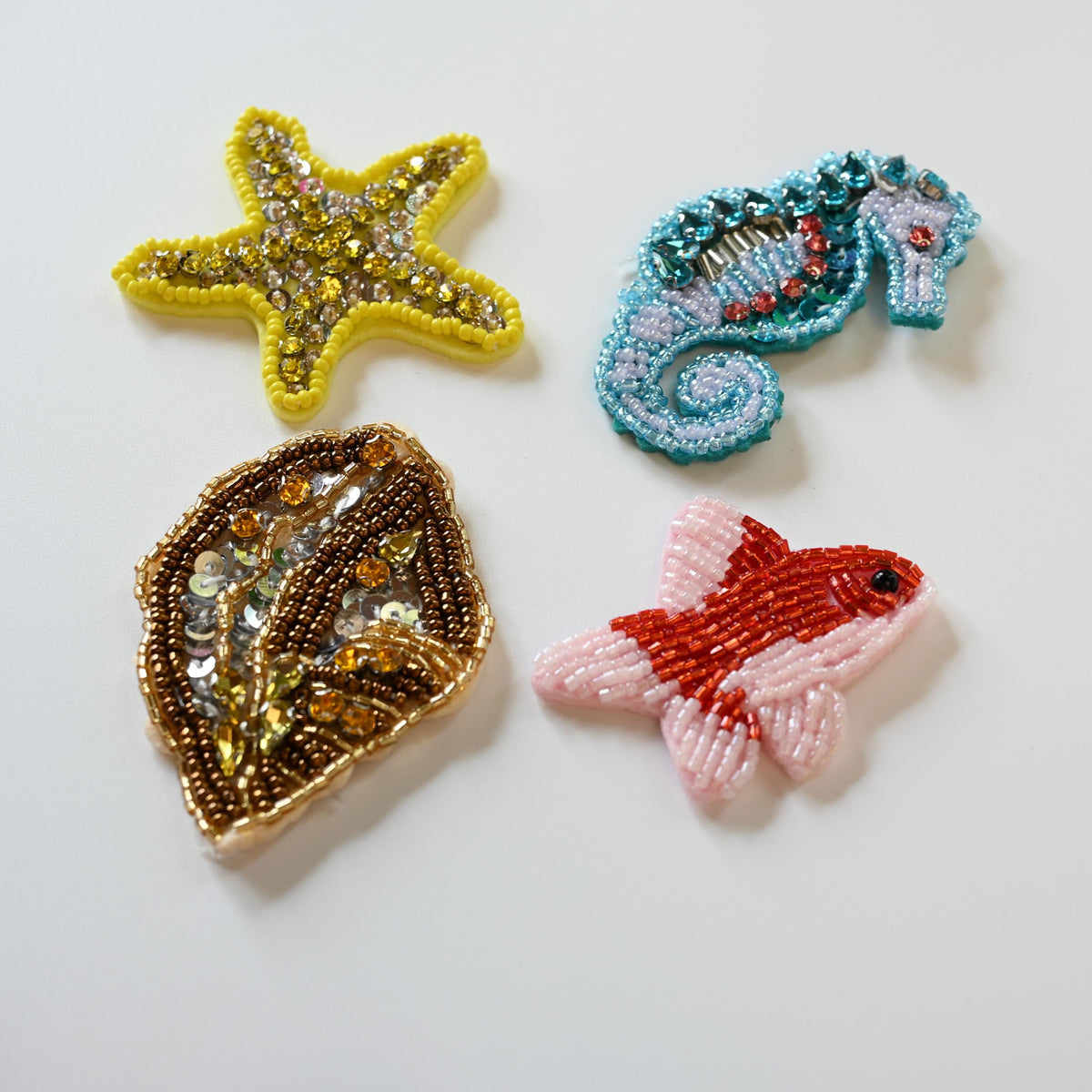 DIY 5pc/lot Handmade Sewing Flower Rhinestone Patches Beaded Embroidery Heart Patches for Clothes Applique parches Crafts Badges