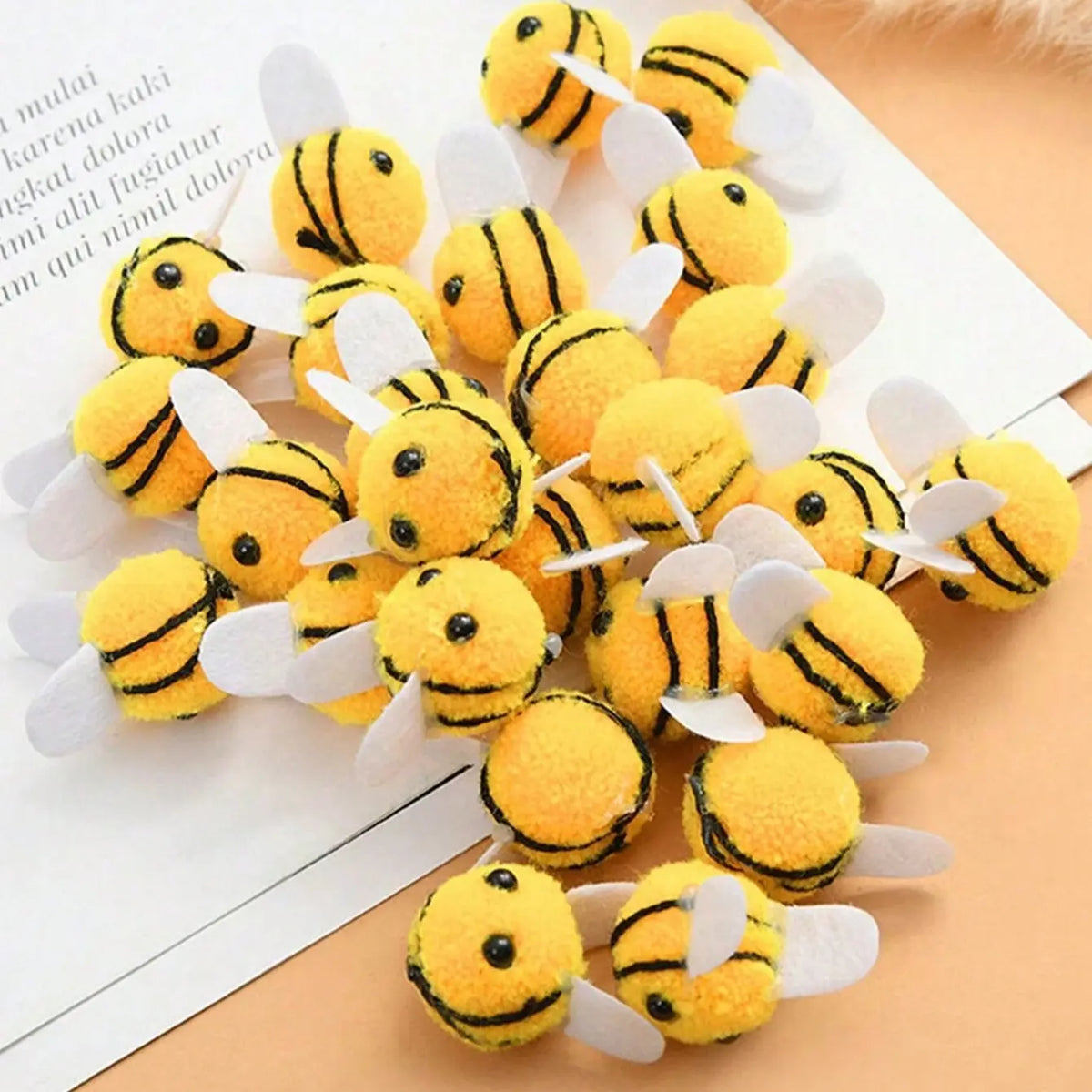 Handmade DIY Bee Ball Toys Set, Decorative Home Accessories, Party Room Plant Fabric Ornament, Fun Insect Design, Ideal Gift Choice